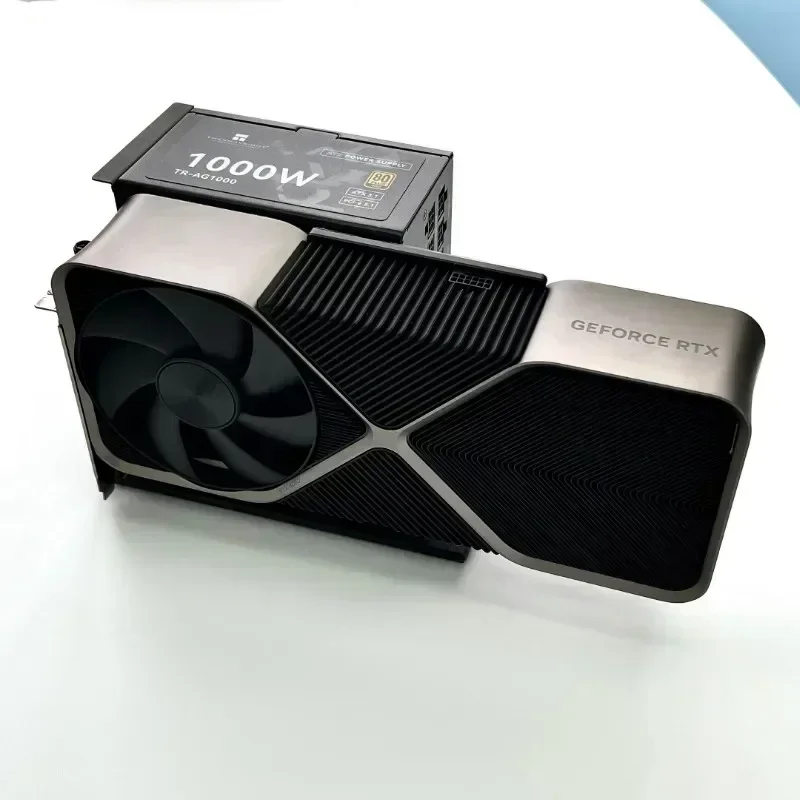 Notebook UT4G-BK7 Adattatore E - Gpu External Dock Egpu Thunderbolt 4 recensione e prezzo