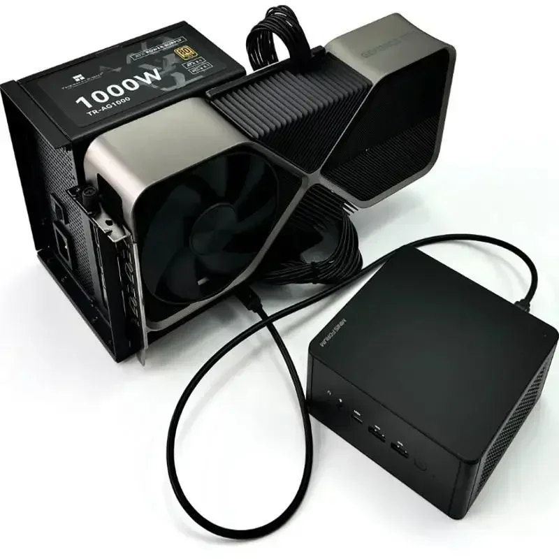 Notebook UT4G-BK7 Adattatore E - Gpu External Dock Egpu Thunderbolt 4 recensione e prezzo